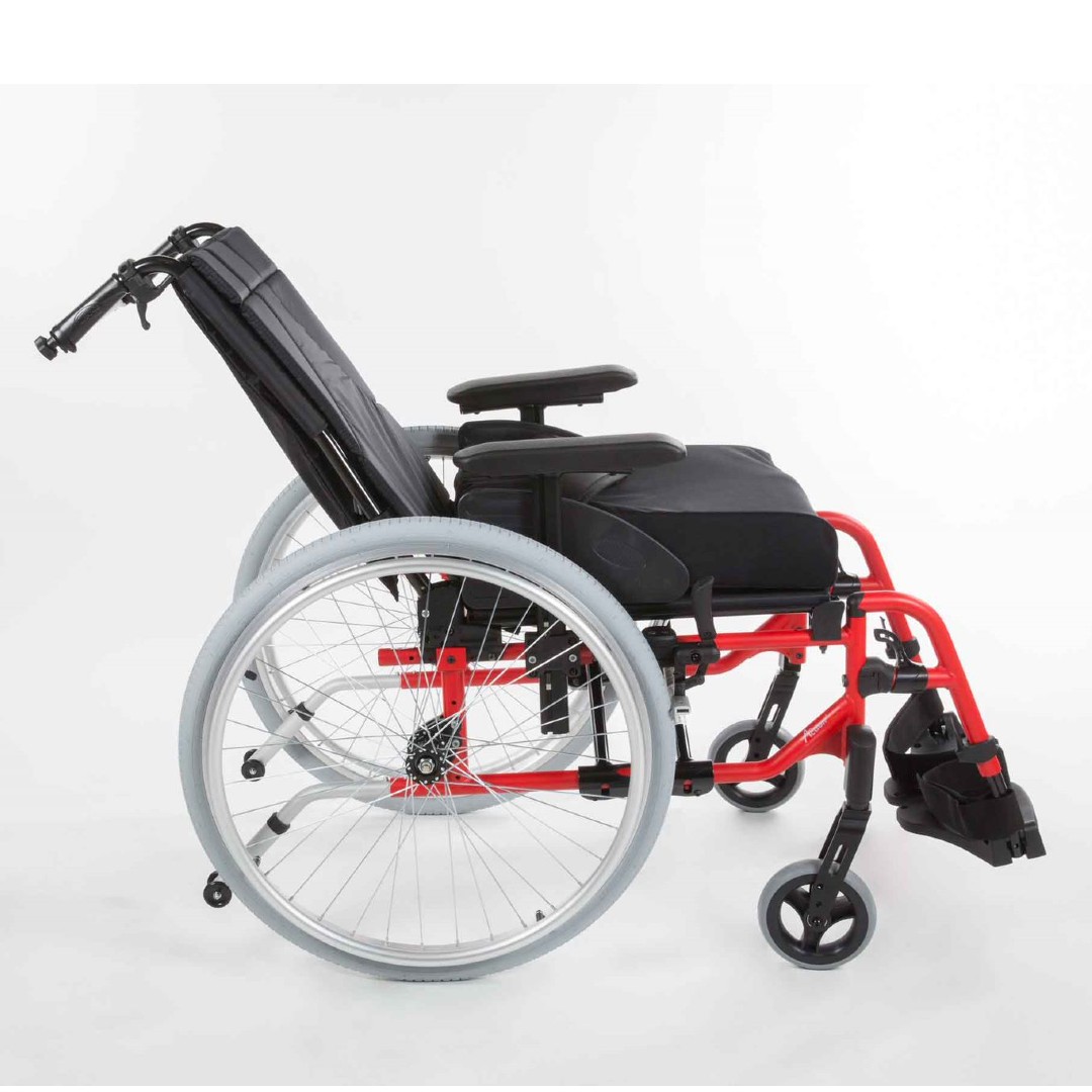 Invacare Action 4 NG Hemi- Rollstuhl für Hemiplegiker- geringe Sitzhöhe ab 38-5cm- Einhandantrieb oder Doppelgreifreifen möglich- individuell anpassbar unter Leichtgewichtsrollstuhl > Invacare
