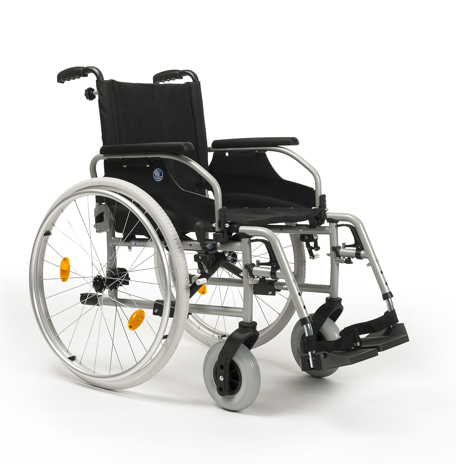 Vermeiren D100 Standardrollstuhl Der ideale Falt-Rollstuhl mit vielen Möglichkeiten